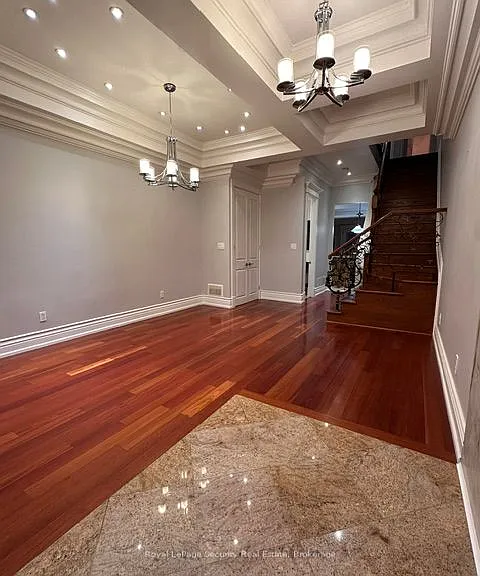 81 Livingstone Ave — Photo 2