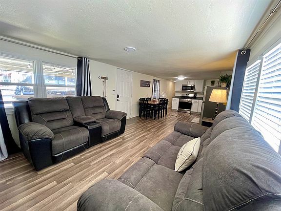 4th image of 2334 Sanbar Rd #104