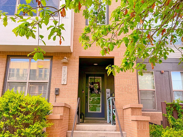 7007 W Virginia Ave — Photo 1
