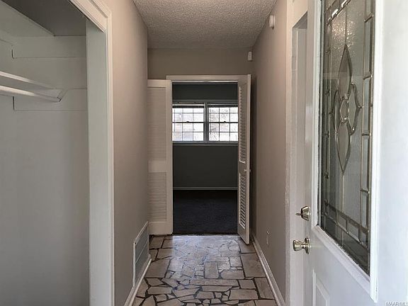 3rd image of 2732 N Wallace Dr