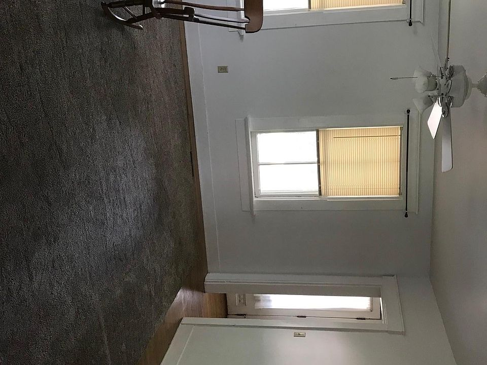 1st image of 407 Warren St