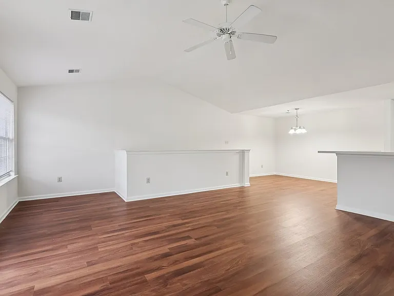Autumn Park Apartments — Photo 55