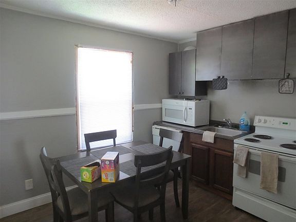 3rd image of 119 Vinson Dr