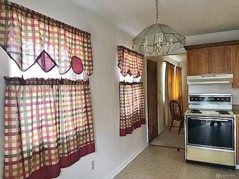 2nd image of 2100 Canary Ct