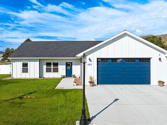 2nd image of 405 Sheffield Ct