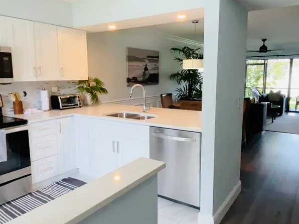 1101 Sabal Ridge Cir APT B, Palm Beach Gardens, FL 33418