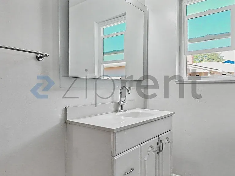 4501 58th St — Photo 18