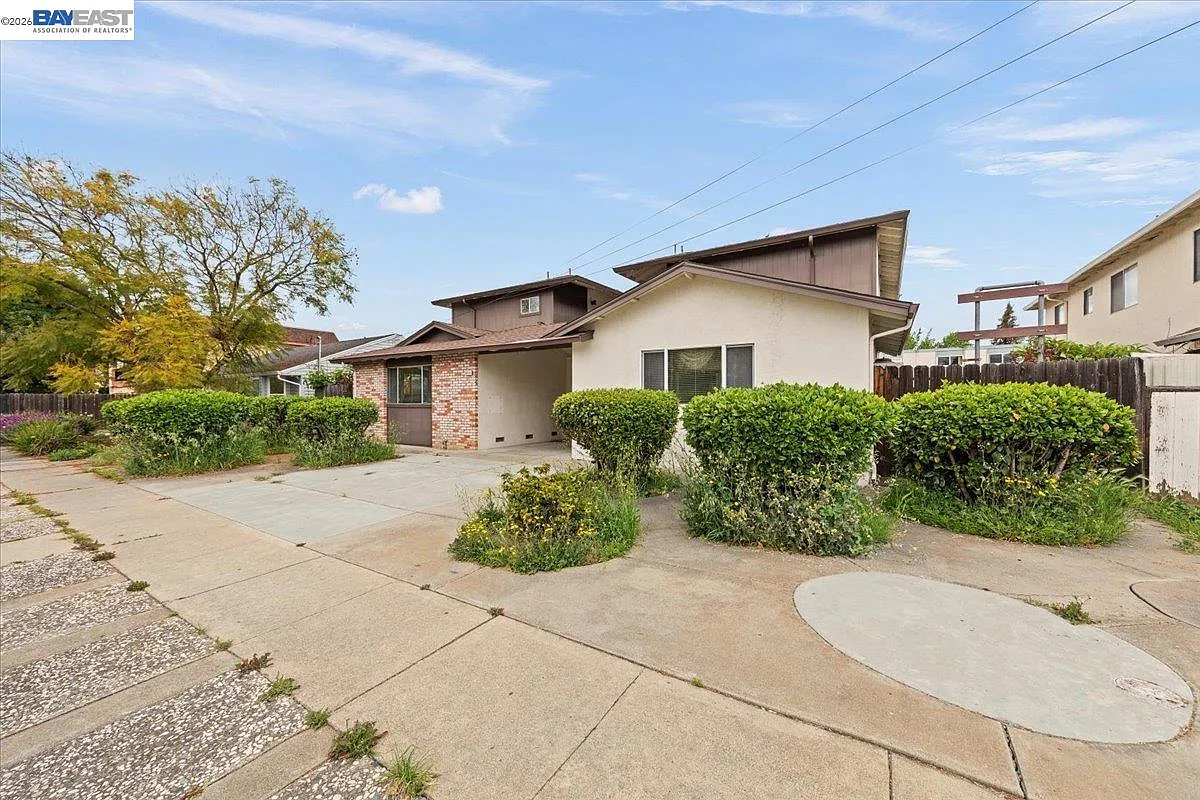 38850 Bell St photo 1