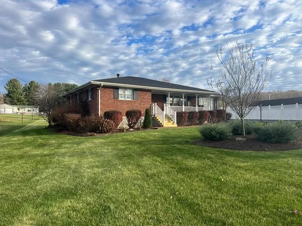 309 Flat Top Rd, Shady Spring, WV 25918