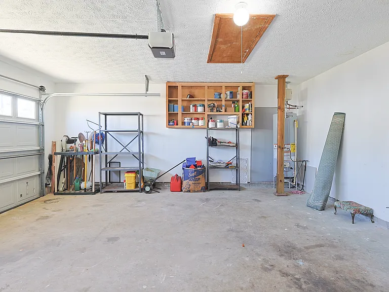 40 Harbour Lake Dr — Photo 37