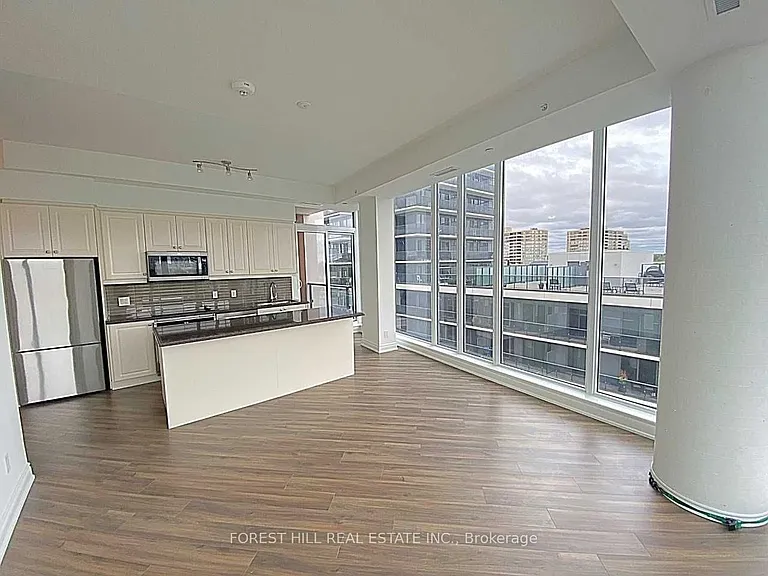 9618 Yonge St #605 — Photo 7