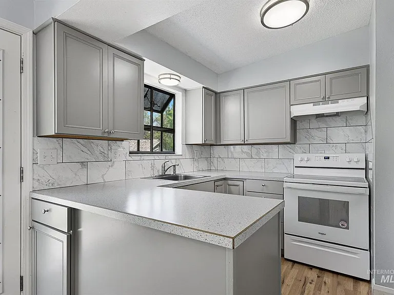 2504 S Annett St — Photo 11