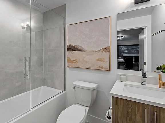 5th image of 2475 Walnut St