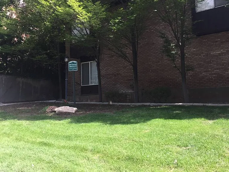 132 E 2nd Ave — Photo 92