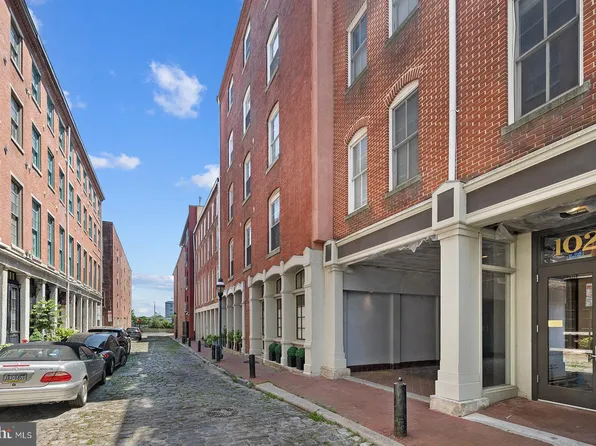 102 Church St APT 208, Philadelphia, PA 19106