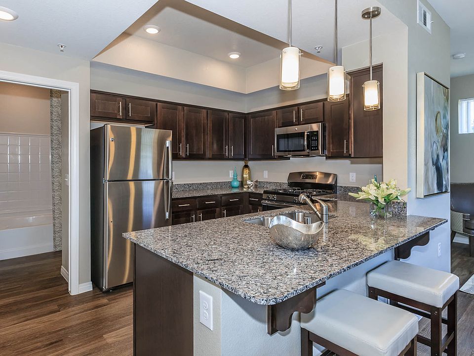 A3 751 SQFT 1 Bed 1 Bath