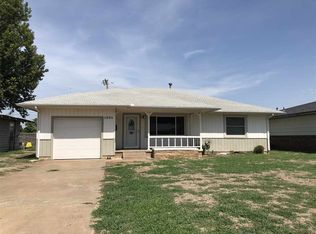 1605 Field Dr, Enid, OK 73703