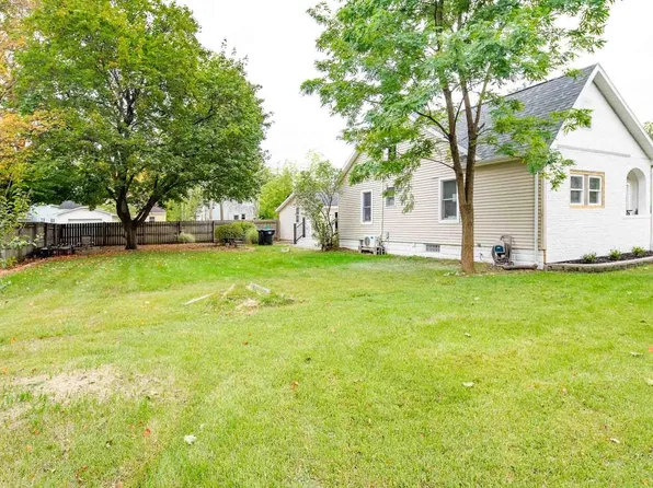 544 W Angela Blvd, South Bend, IN 46617