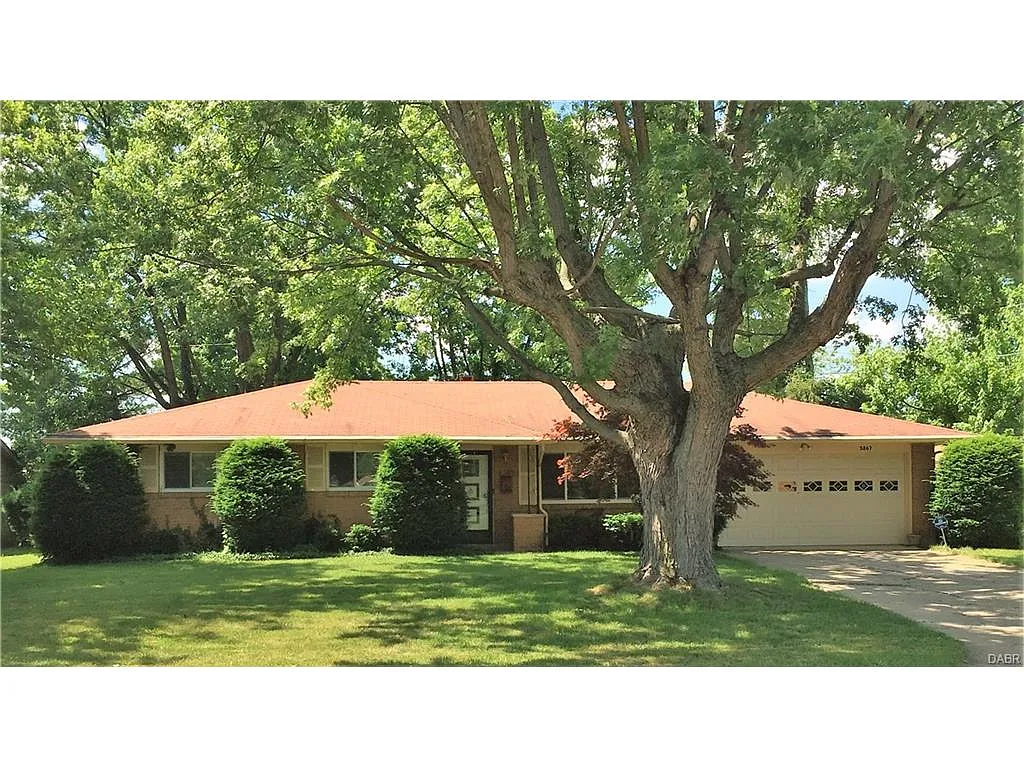 5267 Bromwick Dr photo 1