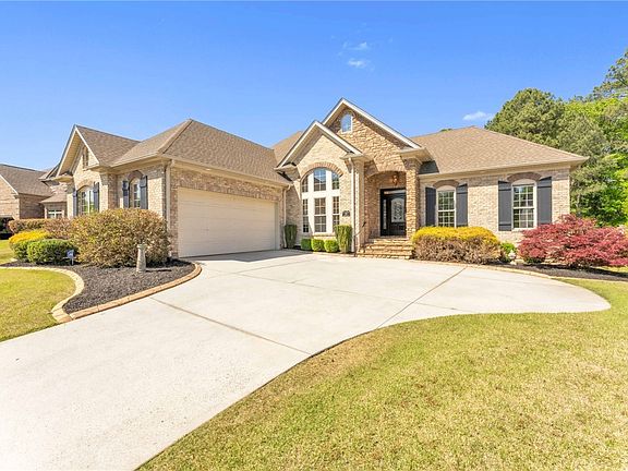2nd image of 136 Buckland Dr