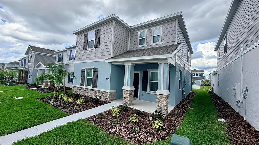 6 bed, 3.0 bath, 2643 sqft, $3,500 — Photo 2