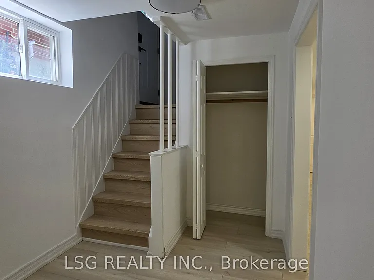 81 Norgrove Cres — Photo 12