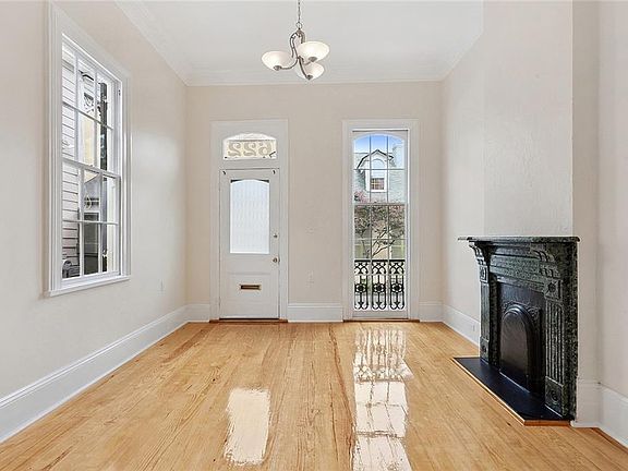 2nd image of 622 Burgundy St #A