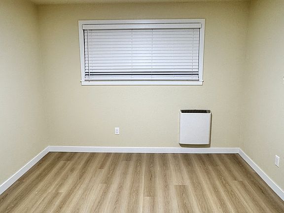 5th image of 11423 15th Ave SW