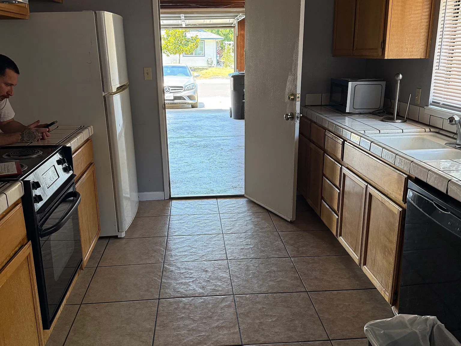 3 bed, 1200 sqft, $2,200 — Photo 1