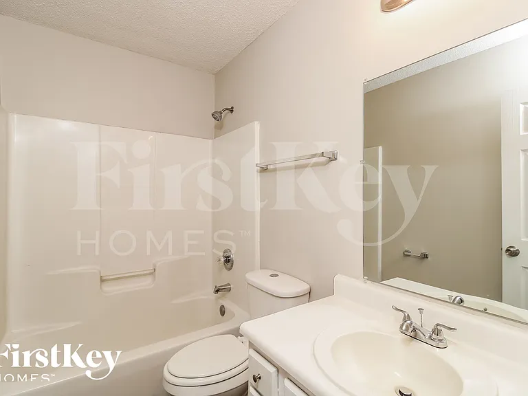 1712 Saint Charles Ln — Photo 8