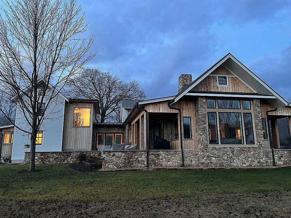 2nd image of 79 Round Top Ln