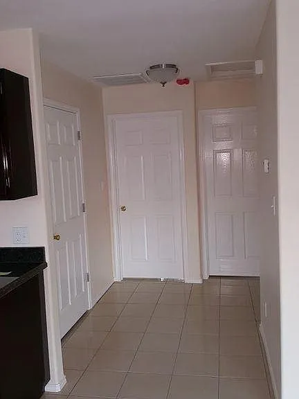 2810 Melanie Dr — Photo 5