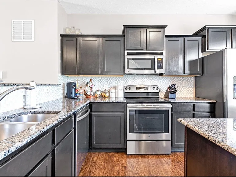 5925 Winberry Creek Dr — Photo 5