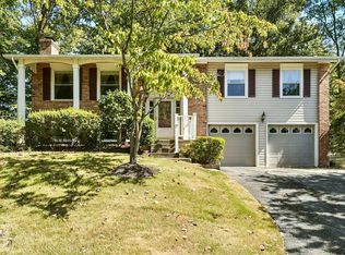 8926 Applecross Ln, Springfield, VA 22153
