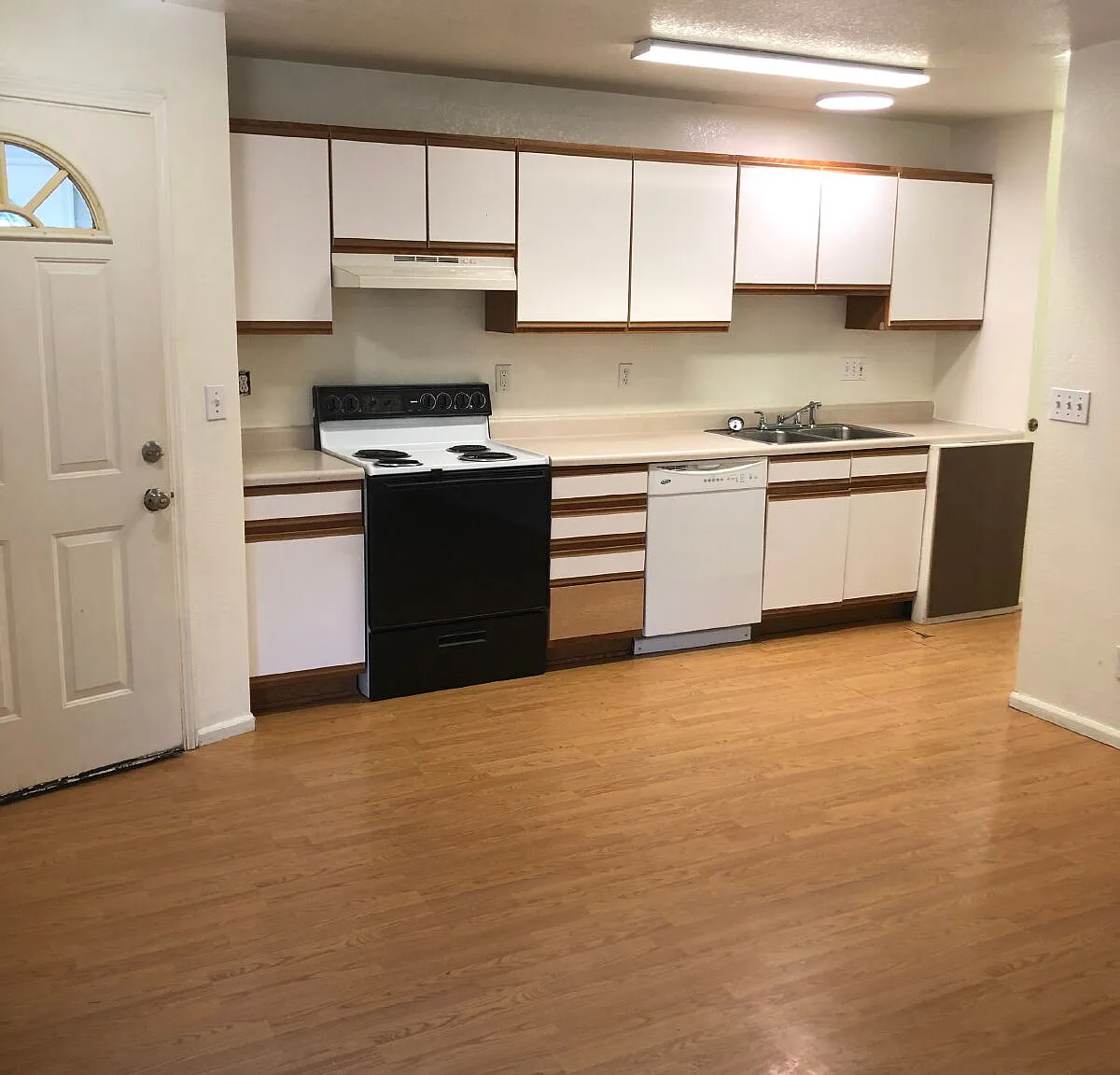 1 bed, 1.0 bath, $795 — Photo 1