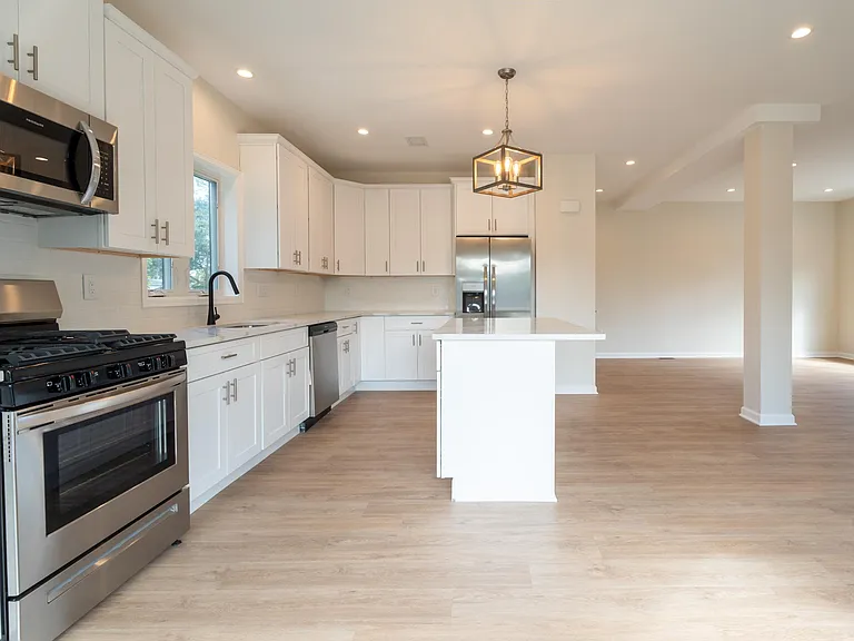 97 Main St #1 — Photo 14