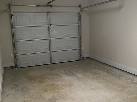 2nd image of 1848 Greenwood Ln