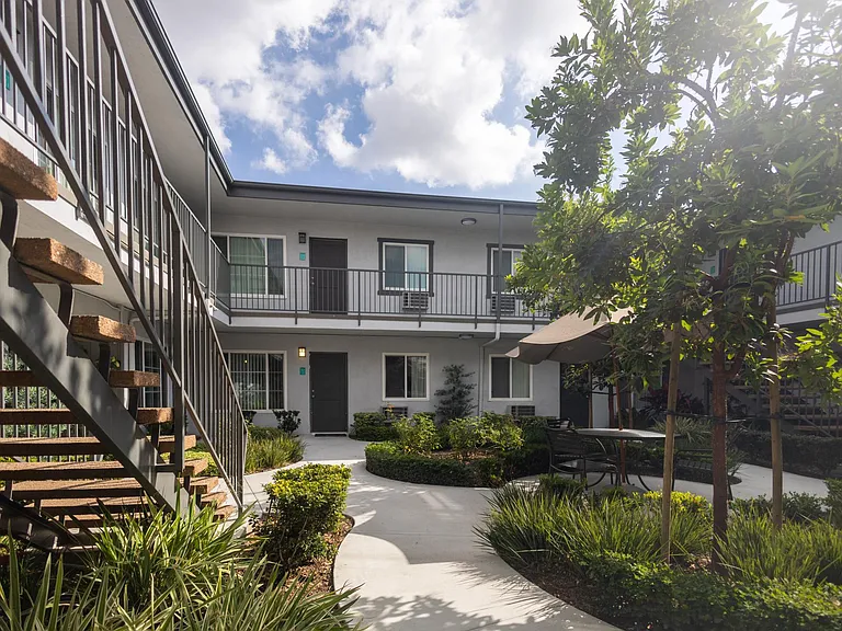 Magnolia Tree Apartments — Photo 21