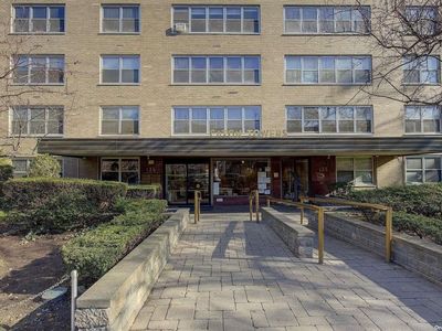 135 Ocean Parkway #1R, Brooklyn, NY, 11218