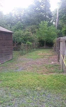 4th image of 15 Maple Dr