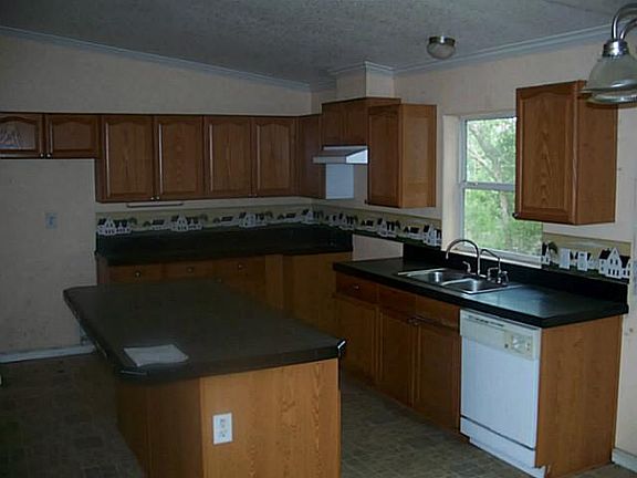4th image of 111 Road Runner Ln