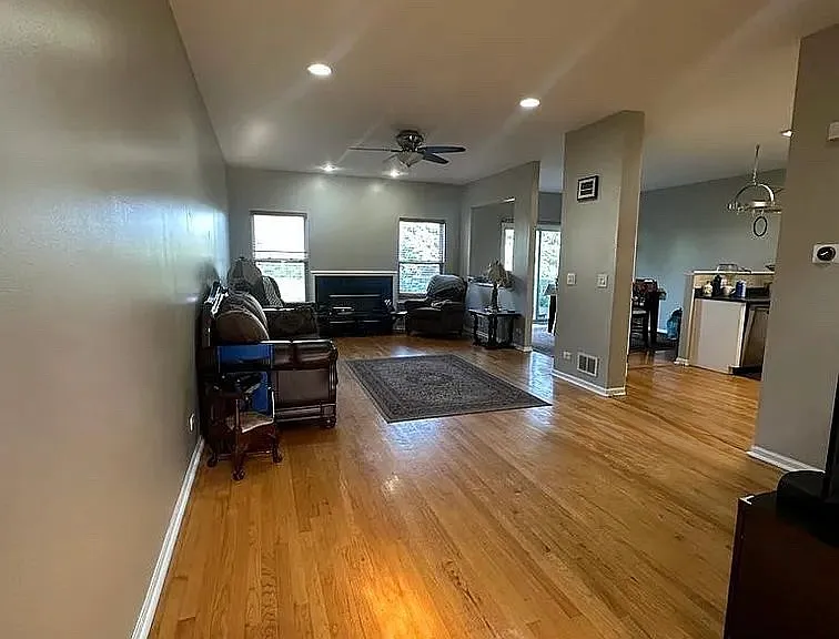 318 Abington Woods Dr — Photo 3