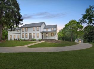 18861 Snyder Rd, Chagrin Falls, OH 44023