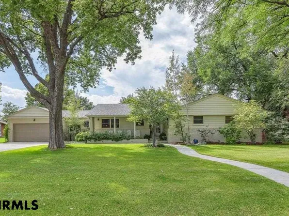 722 Valley View Dr, Scottsbluff, NE 69361