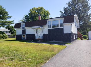 4 Summit St, Jay, ME 04239