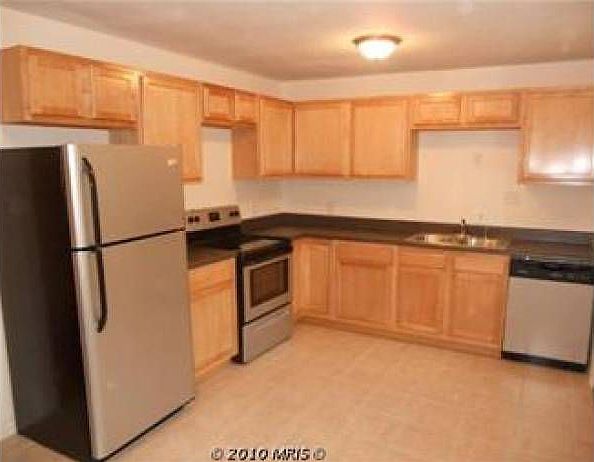 Gourmet Eat-In Kitchen