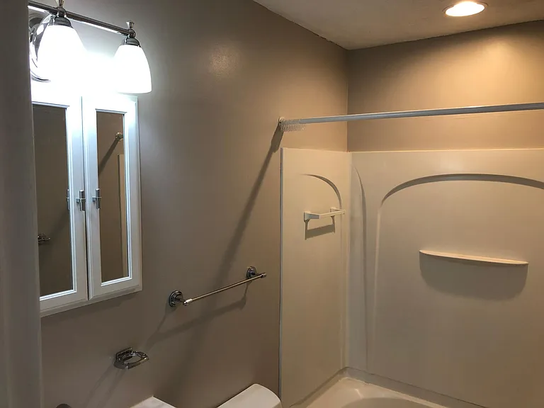 1228 Holmes Ave — Photo 11