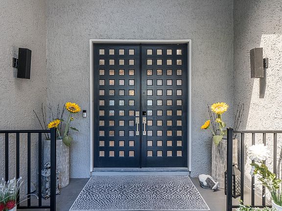 4th image of 3303 Torrey Pines Dr