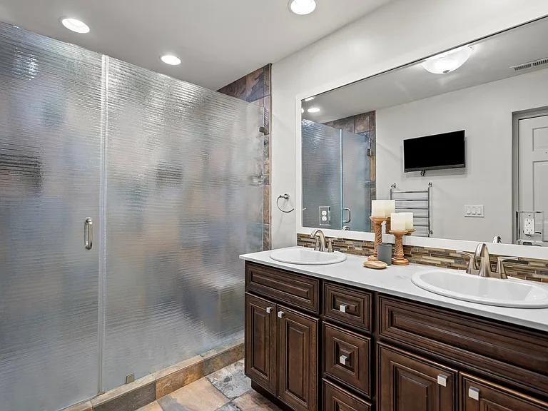 306 Lake Park Blvd S #302 — Photo 11