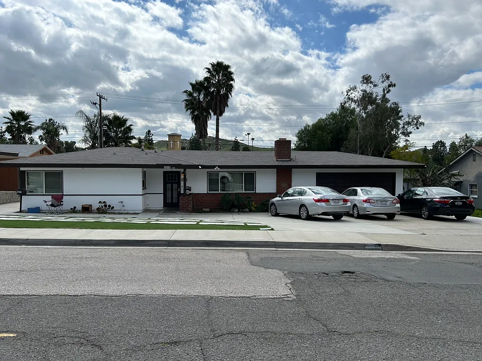3655 Mount Vernon Ave